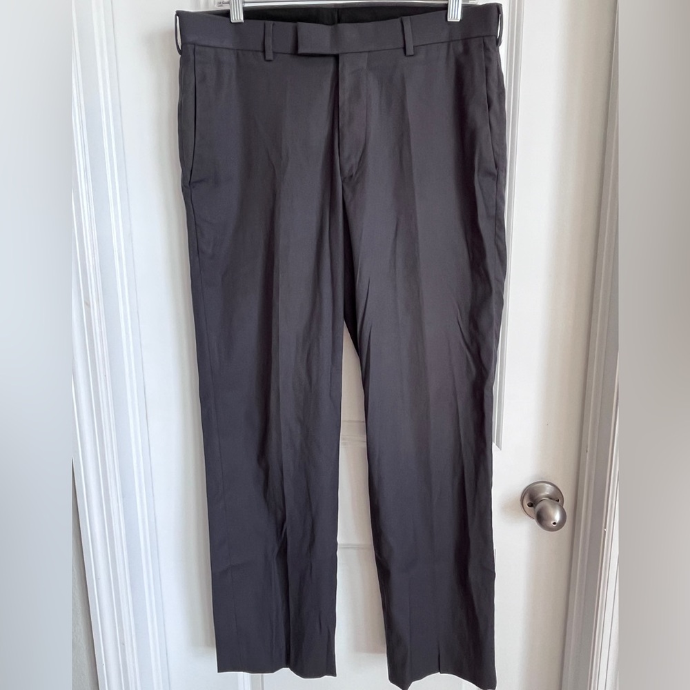 Axist Men’s Dark Charcoal Gray Flat Front Dress Pants Size 32x30 Slim Trousers